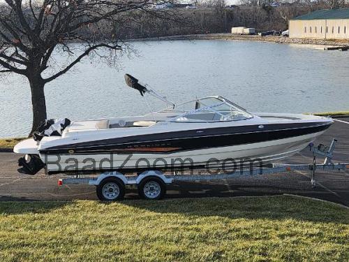 Bayliner 225 Bowrider anmeldelser og tekniske specifikationer